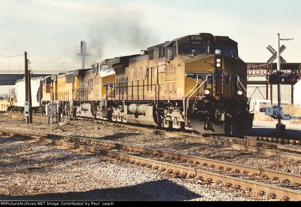 Eastbound manifest curves through Grant Tower